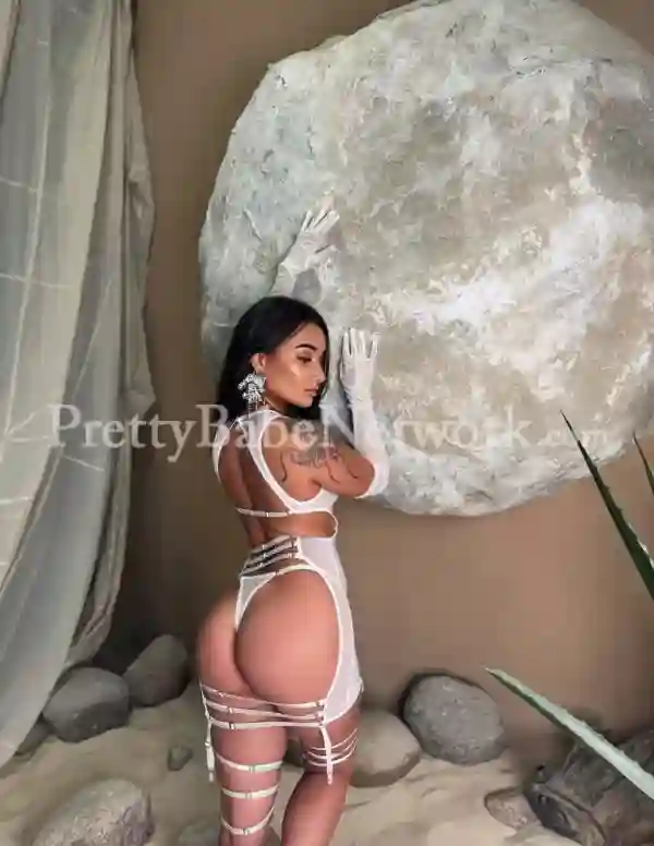meet-russian-escort-monika-near-bangalore-airport-for-sex-meetups-3